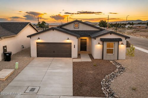 6587 Phoenix St, Las Cruces, NM, 88012-7975 | Card Image