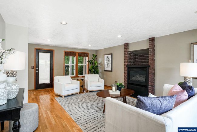 2007 Chase Loop Sw, House other with 3 bedrooms, 3 bathrooms and null parking in Albany OR | Image 5