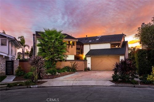 3902 Legend Circle, Huntington Beach, CA, 92649 | Card Image