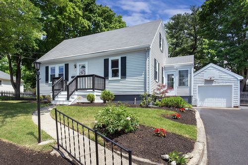 92 Hawthorne St, Westwood, MA, 02090-1514 | Card Image