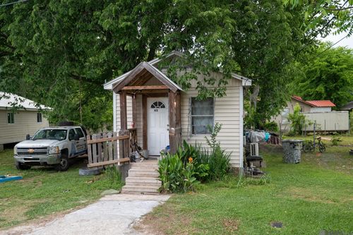 406 W Caroline St, Gonzales, LA, 70737-2514 | Card Image