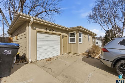 2309 S Braemer Dr Drive, Sioux Falls, SD, 57105 | Card Image