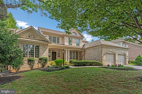 8818 Jarrett Valley Dr, VIENNA, VA, 22182-1747 | Card Image