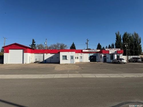 2112 100 Th St, Home with 0 bedrooms, 0 bathrooms and null parking in North Battleford SK | Card Image