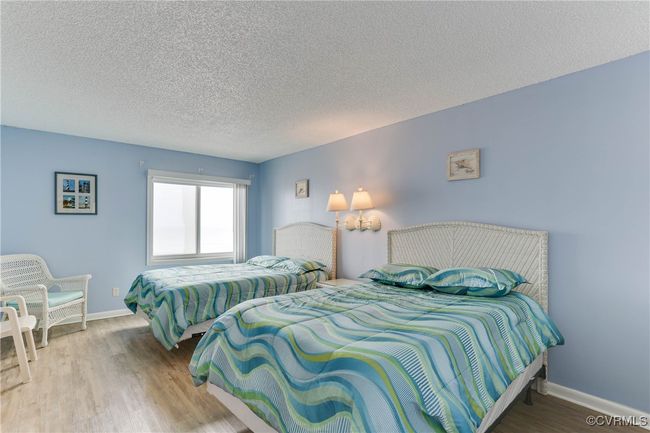 Second bedroom has two queen beds | Image 15