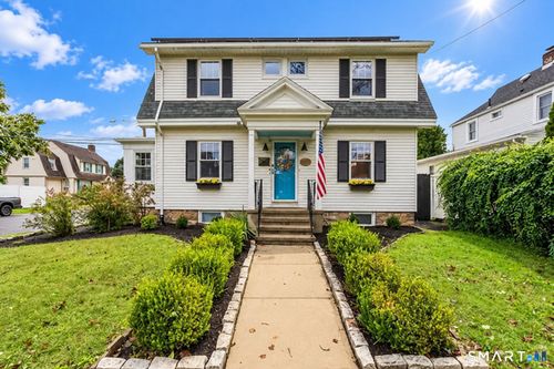 135 Plymouth St, Stratford, CT, 06614-4137 | Card Image