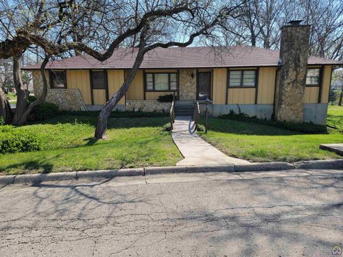 1748 Yucca Lane, Emporia, KS, 66801 | Card Image