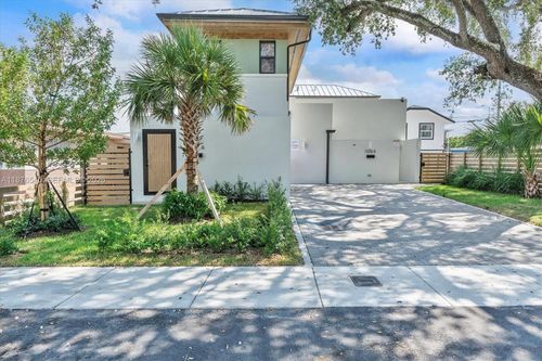 1076 Nw 55th St, Miami, FL, 33127-1830 | Card Image