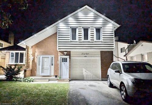 68 Briargate Dr, Kitchener, ON, N2E2J8 | Card Image
