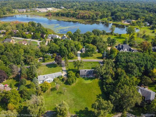 3260 Chickering Ln, Bloomfield Hills, MI, 48302-1412 | Card Image