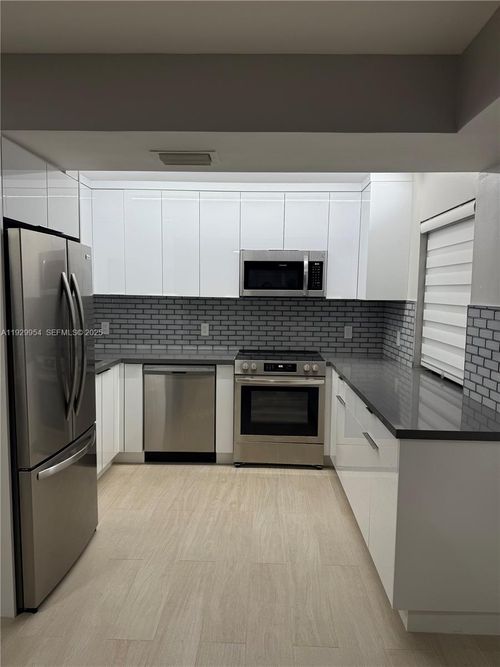 11933-11933 Nw 11th St, Pembroke Pines, FL, 33026-4366 | Card Image