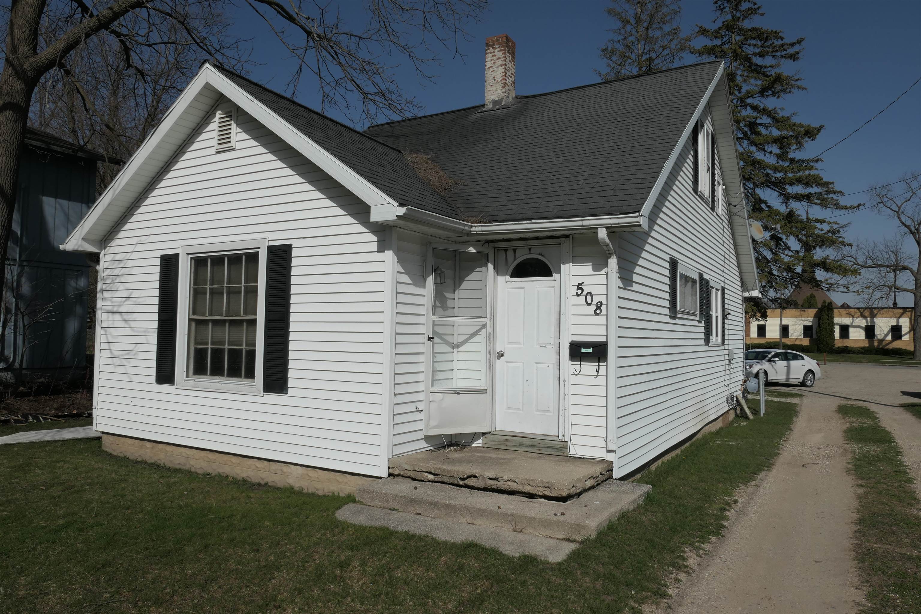 Wright Ave, Alma, MI 48801