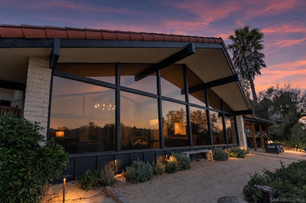 111 Morro Hills Rd, For Sale in Fallbrook - eXp Realty