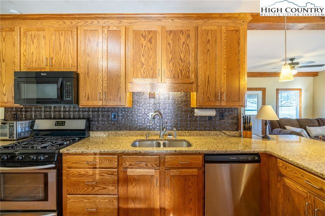200 Bp Tree Farm Ln, House other with 3 bedrooms, 3 bathrooms and null parking in Sparta NC | Image 12