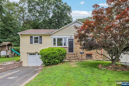 363 Amherst St, Wyckoff, NJ, 07481-3122 | Card Image