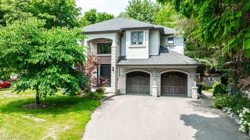 1569 Wembury Rd, Mississauga, ON, L5J2L8 | Card Image