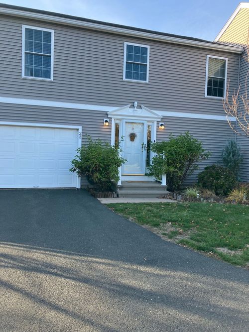 23-23 Hawthorne Ln, Bloomfield, CT, 06002-1794 | Card Image