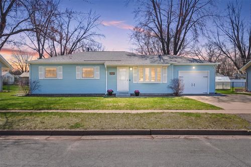 2527 Lynn Ave, Altoona, WI, 54720-1358 | Card Image