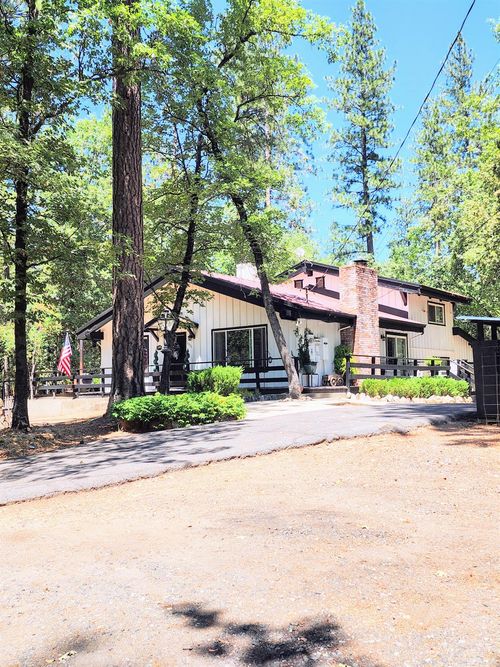 16390 Creekside Dr, Sonora, CA, 95370-9182 | Card Image