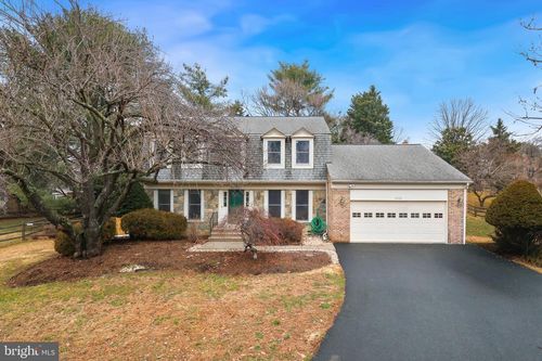 5705 Mossrock Dr, NORTH BETHESDA, MD, 20852-3236 | Card Image