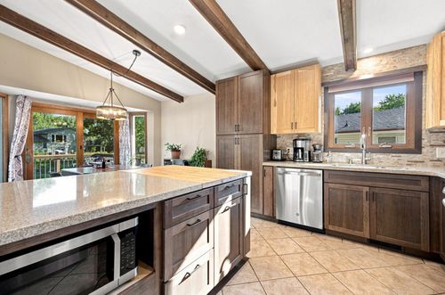 1530 Lois Dr, Shoreview, MN, 55126-8582 | Card Image