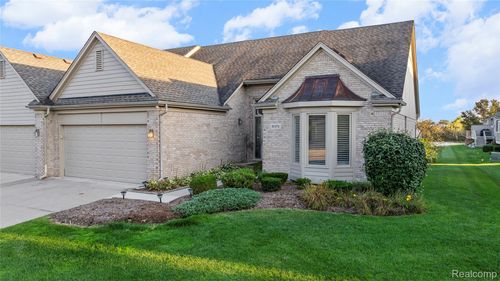 20472 Columbia Dr, Macomb, MI, 48044-5755 | Card Image