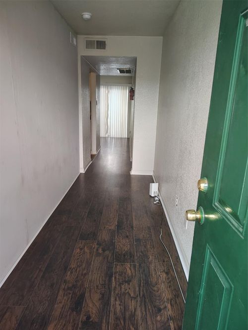 apt-136-8100 Creekbend Dr, Houston, TX, 77071-1532 | Card Image