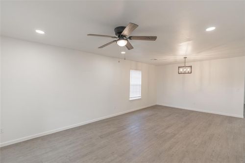 566 Parkhill Cir, Newcastle, OK, 73065-5174 | Card Image