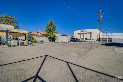 1119 N Chester Avenue, Bakersfield, CA, 93308 | Card Image