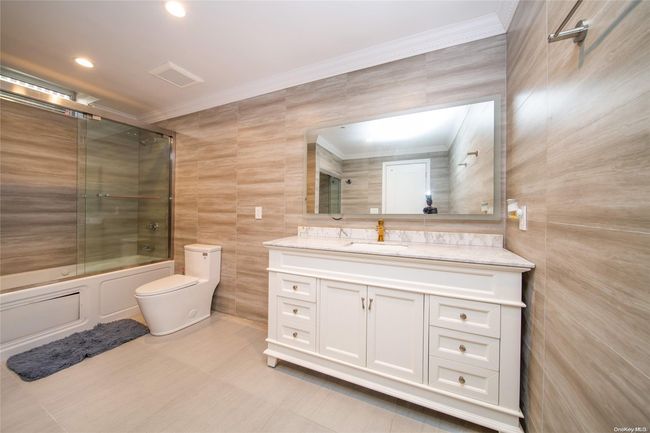 26-25 211 Th St, House other with 5 bedrooms, 7 bathrooms and null parking in Bayside NY | Image 31