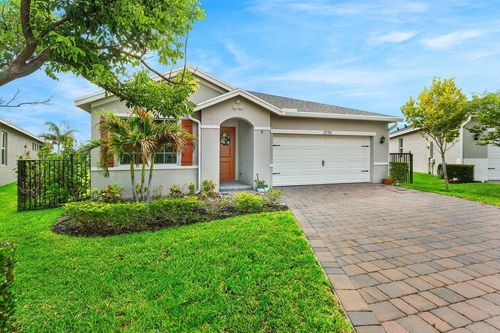 2770 Ne Breezeway Cir, Ocean Breeze, FL, 34957-5719 | Card Image