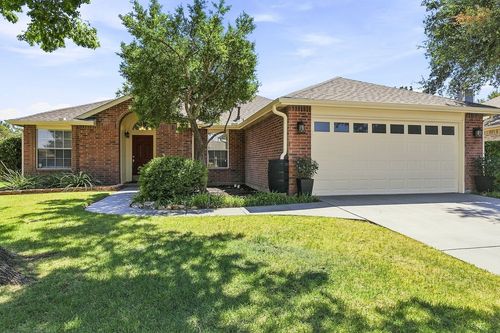 817 Redding Dr, Saginaw, TX, 76131-4859 | Card Image