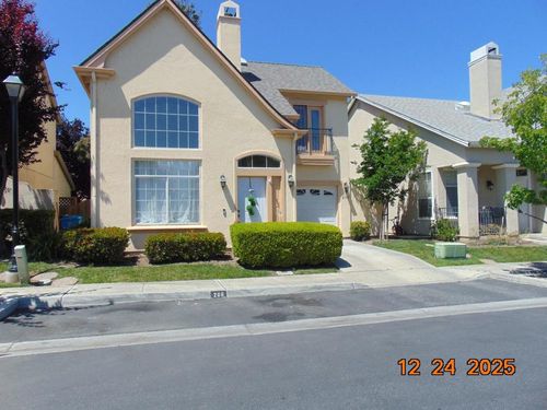 208 Holland Cir, Hollister, CA, 95023 | Card Image