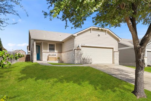 5725 Maxfli Dr, Schertz, TX, 78108-2379 | Card Image