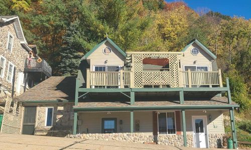 208 North St, Marquette, IA, 52158-7707 | Card Image