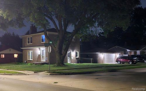 11 Mile Rd, Warren, MI, 48091 | Card Image