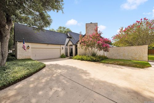 105 Village Path, Castroville, TX, 78009-5012 | Card Image