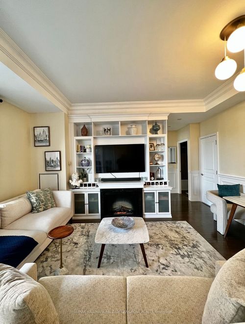 521-20 Burkebrook Pl, East York, ON, M4G0A1 | Card Image
