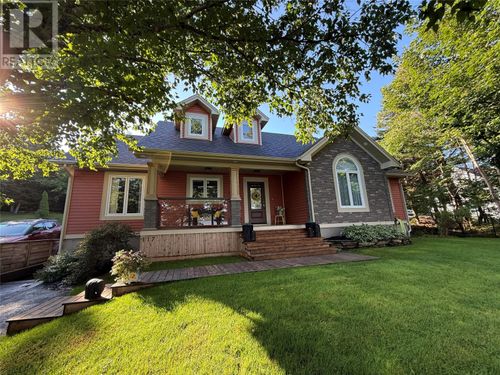 117 Cross Rd, House with 4 bedrooms, 3 bathrooms and null parking in Bay Roberts NL | Card Image