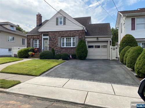224 Cleveland Ave, Hasbrouck Heights, NJ, 07604-1620 | Card Image