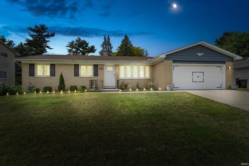 2643 Summit Ridge Dr, South Bend, IN, 46628-3452 | Card Image