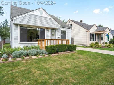 13670 Talbot Street, Home with 3 bedrooms, 1 bathrooms and null parking in Oak Park MI | Image 3