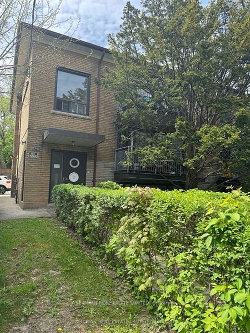 427 Lawrence Ave W, North York, ON, M5M1C3 | Card Image
