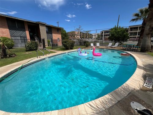 apt-204-3304 Red River St, Austin, TX, 78705-2602 | Card Image