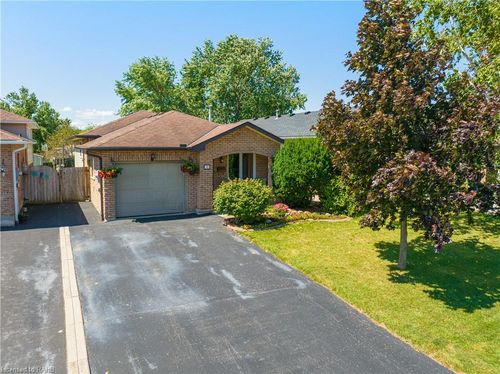 32 Northridge Dr, Smithville, ON, L0R2A0 | Card Image