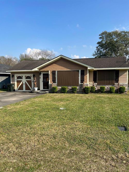 4958 Cleveland Ave, Groves, TX, 77619-6012 | Card Image