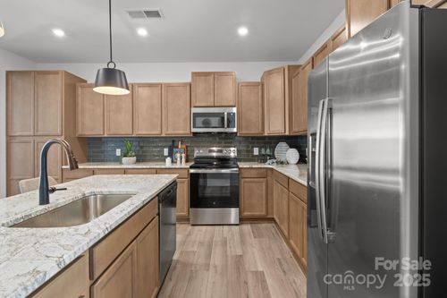 1-7720 Ethora Way, Charlotte, NC, 28216-5452 | Card Image
