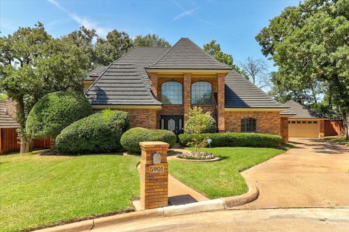 5901 Derek St, Arlington, TX, 76016-2780 | Card Image