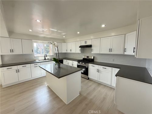 3-564 W Macarthur Ave, San Pedro, CA, 90731-1661 | Card Image