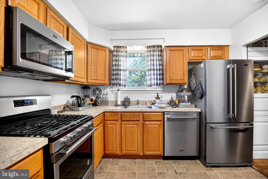 Residential in PHILADELPHIA 4